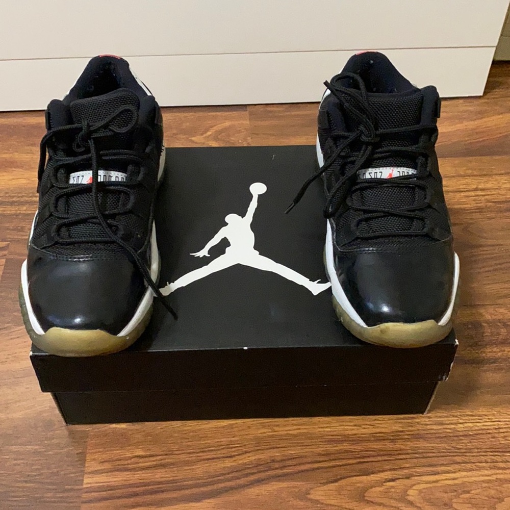 Air Jordan 11 Retro Low BG size 4y